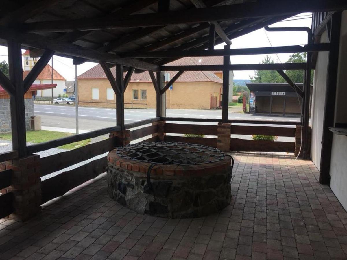 Penzion, Restaurace Jaro Vesin Brdy Rozmital pod Tremsinem Exteriör bild
